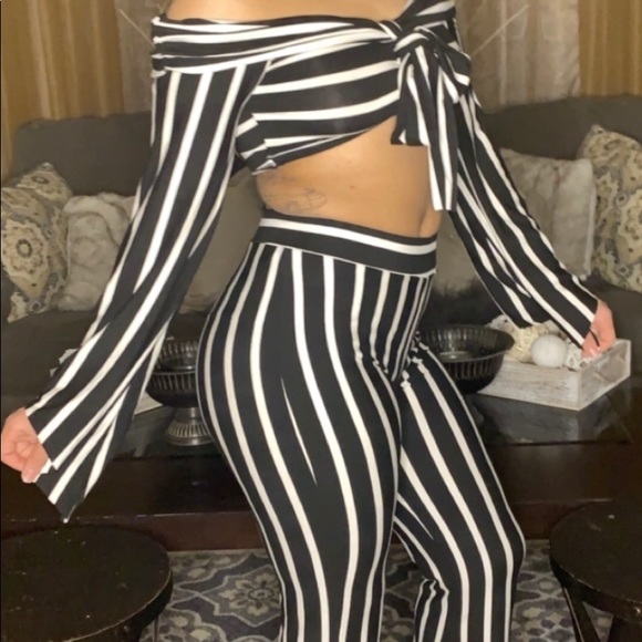 2 Piece Set - Picture 2 of 4